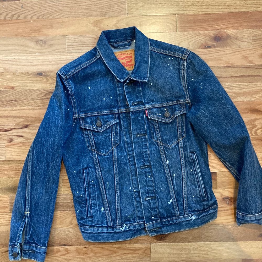 Levi's Denim Trucker jacket - small
